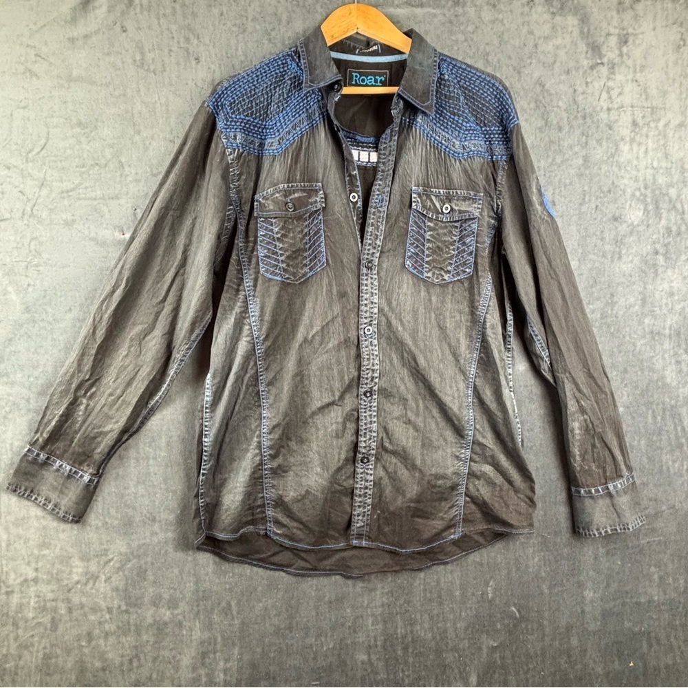 Roar Men’s Signature Black and Blue Embroidered Shirt in large
